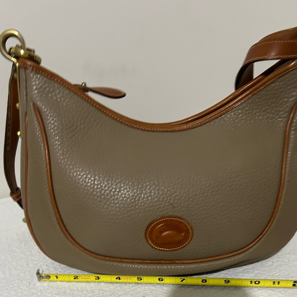 Vintage Dooney & Bourke Crescent Hobo Taupe and Brown Shoulder Bag - Picture 5 of 8